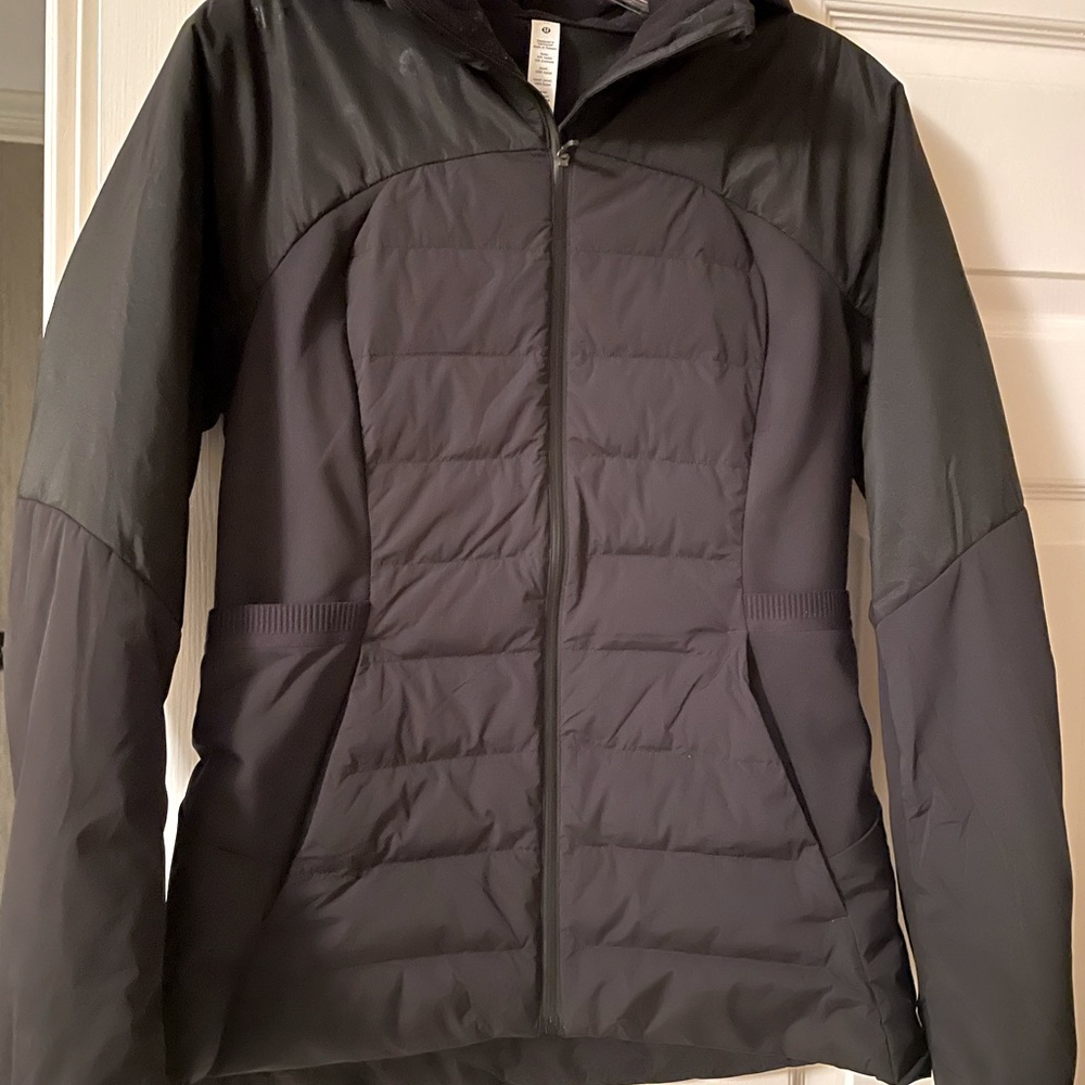 Lululemon lightweight puffer jacket